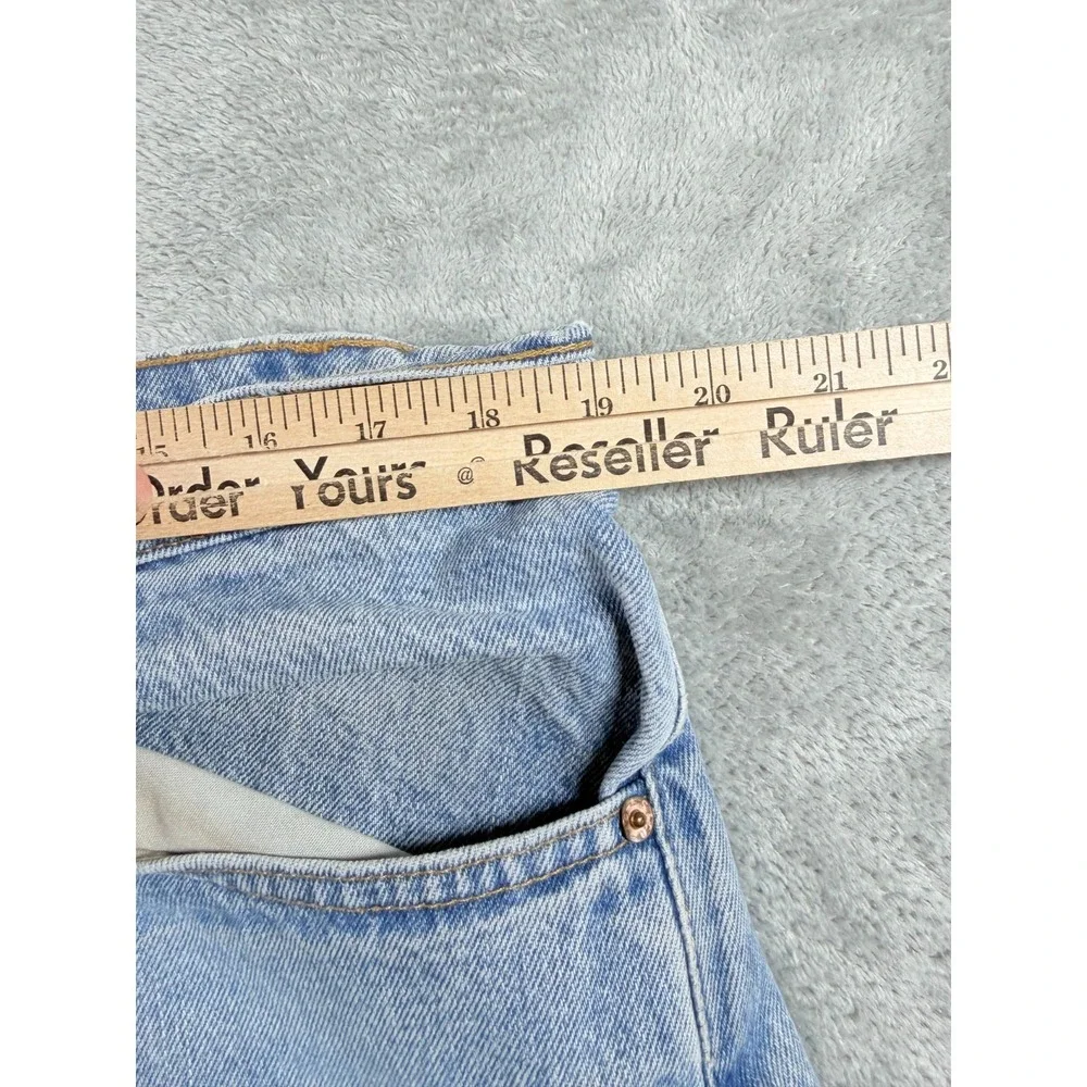 Vtg Levi's 560 Jeans USA Made 38x32 Loose Tapered Light Wash Distressed